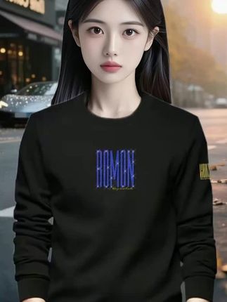 男人可以不帅,但一定要有型!天气逐渐降温了,衣柜里要有一件这样的卫衣,穿上它让你秒变型男。这件卫衣不仅好看,还特别舒适,而且非常百搭,不管是单穿还是搭配外套都很好看。#罗蒙男装 #休闲卫衣#时尚穿搭#长袖T恤#高级感穿搭