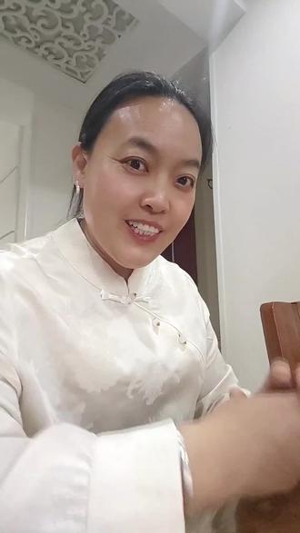 谁懂啊!与辉同行阅山河山东行的第三个快递终于到了,打开一看居然是定制苹果醋饮料~真的有点惊喜😄#与辉同行#与辉同行阅山河山东行#与辉同行定制苹果醋#与辉同行定制