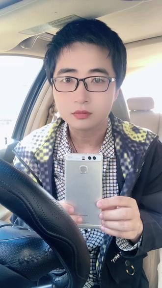 #我有一事不明 #华为 #华为手机 #华为手机壳 #华为设计师 是谁说-华为手机没有设计传承的,这一代代越来越好看的奥利奥饼干🍪摄像头模组,你是看不见吗?