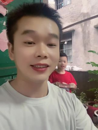 #fndx8抓拍冬日氛围感 #付航标配快乐加倍#秋冬穿搭ftcheck#和伊利一起为中国加油#一周穿搭不重样