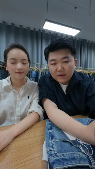 158/159如果穿25/26码 常规的裤长更合适#服装创业夫妻 #面料柔软舒适 #小个子梨形身材穿搭