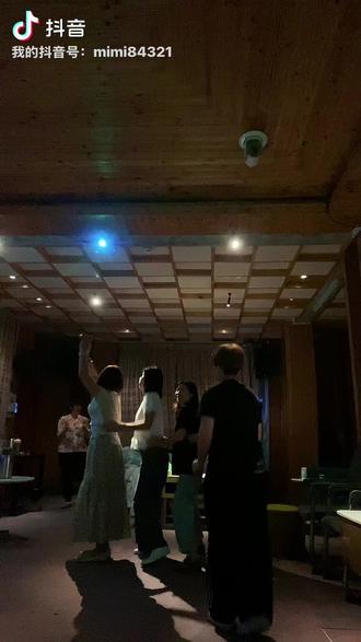 一群沙雕预祝母亲节快乐#猜猜哪个是我