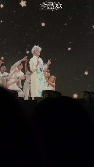 石小耶!你为什么不放伴奏!#石凯 #石凯星空派对 #舞动青春活力 #抖音舞蹈挑战