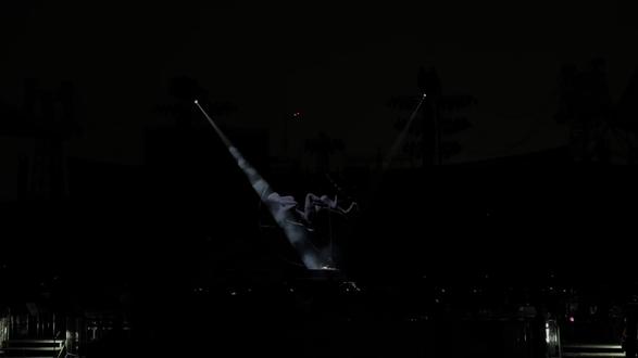 2026.01.01 十万伏特新年场《对话》
在这个天气穿这件衣服太完美了
刚刚好的微风一阵一阵的吹起披肩
运镜也🐮
帅的我不知道怎么形容
#汪苏泷 #十万伏特