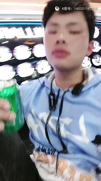 #上热门话题🔥🔥🔥 在夜的第七章中,黑暗与光明交织,一同谱写人生乐章。🎶