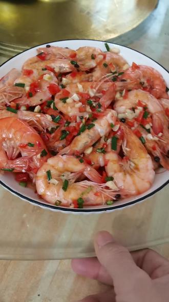 今天是我三哥生日,祝三哥身体健康,生日快乐!