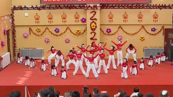 2026元旦联欢节目之爵士舞《新年快乐》#学生生活 #年会舞蹈 #快来围观 #舞蹈 #元旦