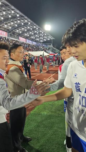 蓝山力量,首战告捷!永超联赛蓝山中佳铂悦府队1:0力克道县文体中心队,全场气势拉满!💪