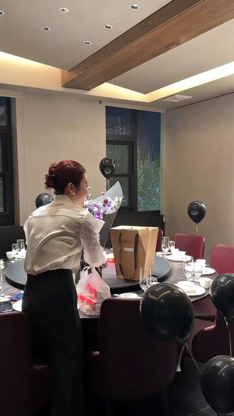 祝王倩老师生日快乐!八载相伴,感恩有你!
洛丽塔的八年,因有你而更精彩,未来继续并肩,共赴繁花
#洛丽塔婚纱