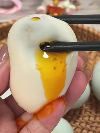 #东北臭鸭蛋#地方特色美食 #闻着臭吃着香 #妈呀太香了