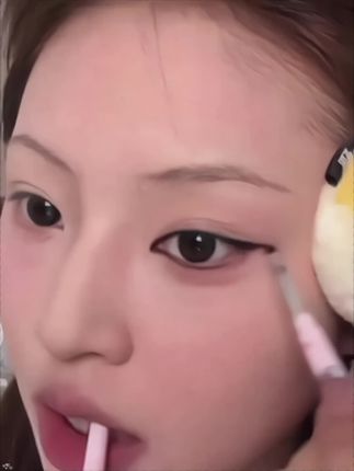 自带刀锋刷的眼线胶笔有多好用?手残党也能画出完美眼线的秘密就是它啦!!#眼线胶笔 #好物分享#防水防汗不晕染 #自用好物推荐 #平价好物