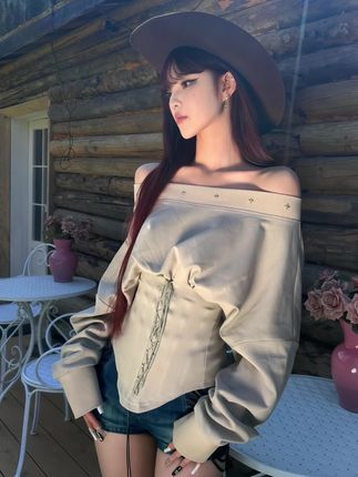 美式辣妹气质一字肩收腰卫衣上衣女2025秋季新款高腰显瘦牛仔短裤#高级感穿搭 #时髦穿搭 #小个子穿搭 #辣妹穿搭 #小清新穿搭