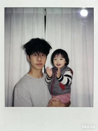 你还记得吗?我小时候抱过你 和女朋友小时候合照拥抱的ai指令教程来啦!#豆包ai 和男朋友合照 和女朋友拥抱ai指令教程 之豆包ai指令#翻旧照 #情侣 #女朋友小时候的照片 #豆包指令