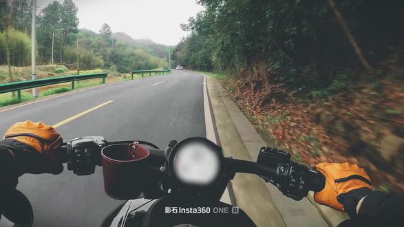 角落遗忘的运动相机,老咕噜棒子#摩托骑行vlog #闪600
