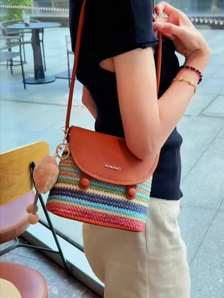 奥康水桶包包女款,2025新款百搭小包,女士斜挎包,手机包#手机包#斜挎包百搭小包#水桶包#女包