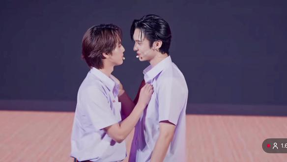 “这样还算朋友吗?
这还要问吗~”
(完整版)
今天晚上我太得劲儿了!!哈哈哈哈哈哈哈哈哈#ryujinpatji #尤金啪叽 #倒霉蛋 #dmd #综艺