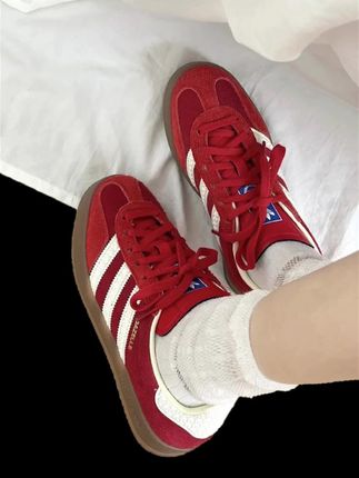 #阿迪达斯 #红色系 #今天穿什么鞋 #百搭神鞋 #ootd