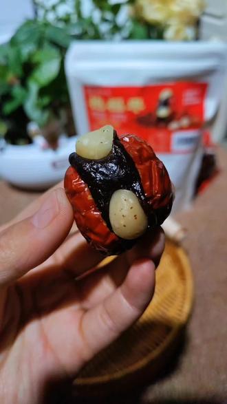 都知道我们女孩子多吃点血糯米和红枣,对我们友好,还真被我挖到了宝子们这款血糯米抱富枣,糯叽叽口感好好吃,刷到的姐妹赶紧去冲#血糯米 #红枣 #血糯米抱富枣