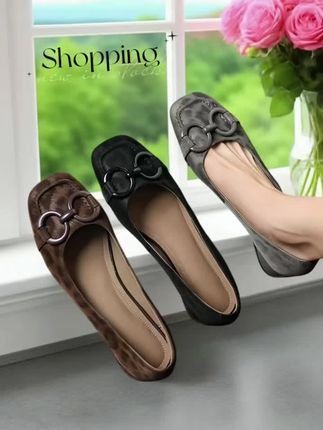 这双“高级感”的单鞋踩在脚下,「优雅+时髦」经典方头设计,自带复古滤镜,软乎乎的皮质,贴脚又舒适,三色可选,基础黑、气质灰、个性豹纹「颜值+舒适」#单鞋推荐 #春夏穿搭 #复古优雅 #舒适高级