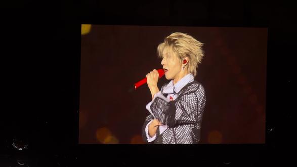 唱错词了哦大哥哈哈哈哈哈哈哈哈哈#华晨宇 #火星 #烟火里的尘埃 #演唱会