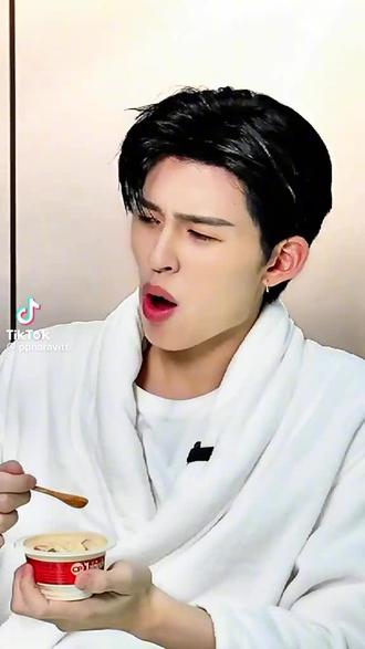 khun thee 又发作了#小面包#娜拉薇#面包普明