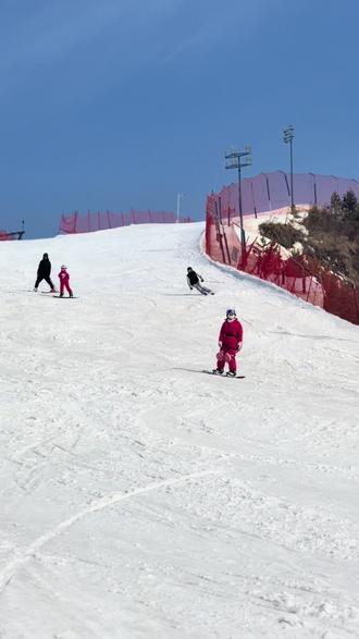 猛干猛滑 把膝盖滑废#双板技术 #双板滑雪