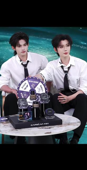 一个佳木斯小拐一个手默默开始转,嘴里念叨什么东西什么东西🤭