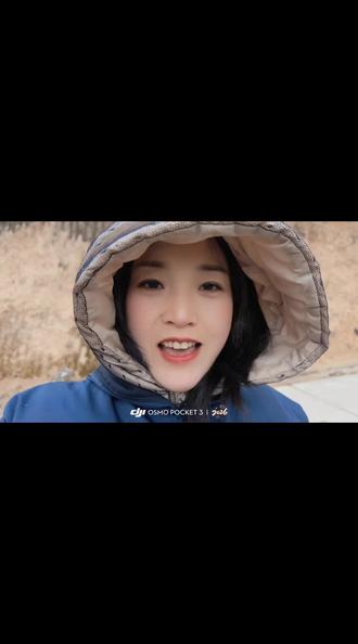 【纯手工红薯粉条,冰封时节的冬日暖味❄️】“冷是考验,也是制作秘诀。”
低温让粉条更弹,霜冻赋予它独特韧劲。
冻红的双手,热气蒸腾的灶台
冰与火之间,沉淀出最朴实的年味
#冬日美食 #手工红薯粉 #传统制作 #农村生活 #年味正在路上