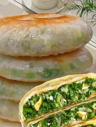韭菜鸡蛋馅饼  外皮金黄酥脆 包裹着满满的馅料 速食半成品 皮薄馅大 鲜香美味又好吃#馅饼 #特色面食 #韭菜鸡蛋饼 #半成品美食 #爱生活爱美食 @DOU+上热门