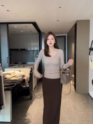 轻OL*高智美人包臀弹力半身开衩长裙*高级乱麻梨形显瘦直筒半裙#显瘦穿搭 #谁穿谁好看 #半身裙