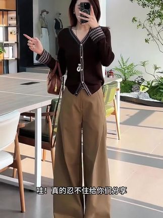 2025秋季新款天丝棉阔腿裤时尚压褶:/ 宽松休闲裤显瘦女裤子卡其简约#秋季新款 #天丝棉阔腿裤 #休闲裤#修身显瘦 #气质穿搭