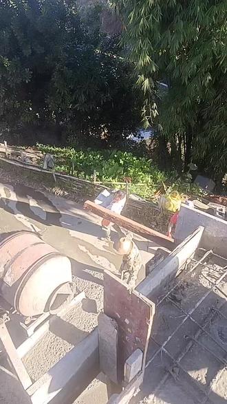 农村自建房 都是兄弟姐妹互帮互助