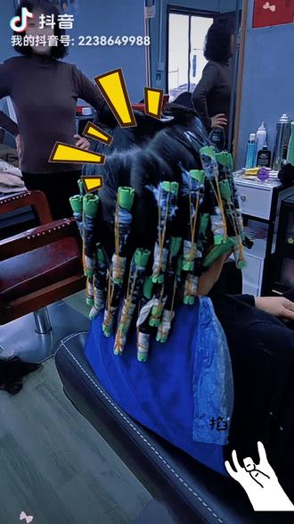 今天店里碰到5个细少头,经过烫染还是嘎嘎好看。