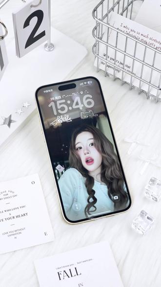 还能把自担签名放在锁屏上⁉️又幸福了🥰#锁屏签名 #赵露思 #迪丽热巴 #宋雨琦 #鞠婧祎