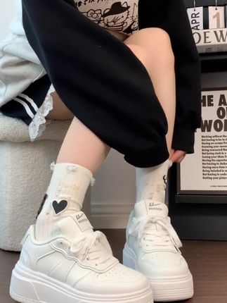 鞋柜里总要有一双简约百搭的小白鞋叭~#小白鞋#厚底小白鞋 #厚底增高鞋 #鞋子分享 #每日ootd
