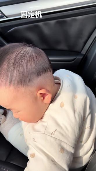 刷视频说属蛇的宝宝二月二当天不能剪头,也不知道什么说法#vlog日常