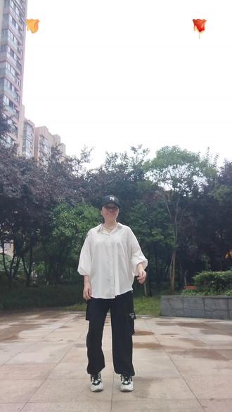 #上热门🔥新舞推荐(九百九十九朵玫瑰🌹🌹🌹)曳步舞来了#简单易学原创:影子.好梦.喜欢的嗨起来吧,