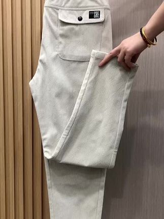 秋季新款宽松小直脚条绒裤#秋季穿搭 #宽松版型 #条绒