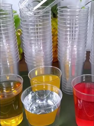 一次性航空杯,姐妹们家里招待客人就用这种一次性#航空杯,加厚加硬,比纸杯好用多了#杯子#一次性杯子 #多喝水 #超便宜超划算