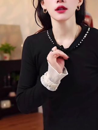 欧洲站 (2025羊绒衫) 秋冬款设计感钉珠喇叭袖醋 酸长袖T恤上衣#减龄气质 #打底衫#谁穿谁好看#面料柔软舒适#ootd穿搭 @DOU+小助手