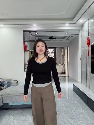 日子怎么可能跟谁过都一样呢?有些人成为照亮你的光,而有些人却是要熄灭你的灯💡#穿搭 #穿搭分享 #橱窗好物 #人和人的差距 #橱窗下单