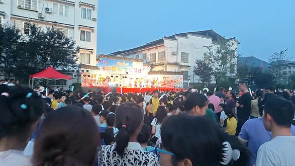 金宝乡中心小学六一儿童节#活动现场人山人海