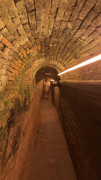 探秘地下长城
#曹操运兵道 #时空隧道