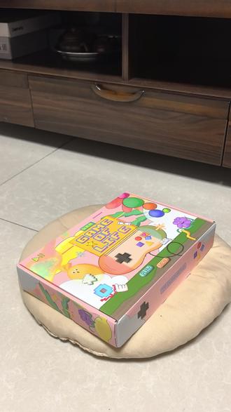 沉浸式开箱张奕然26台历无卡全套🎨
最近高强度收橹橹穆穆和小猪的周边有点麻了啊啊啊啊!!于是静下心来拆个台历调理调理,果然好价收物好容易消耗心力的吧…
回归最初的幸福好吗好的!!
#张奕然