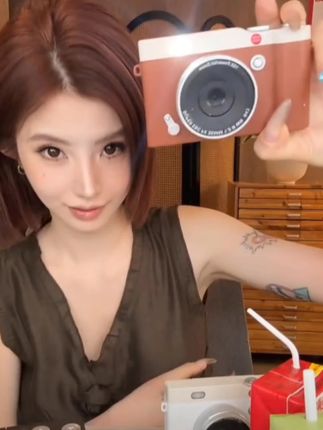 不仅可以前后置自拍还可以录视频,随便拍都很好看#相机  #于清授权切片 #学生党 #ccd相机