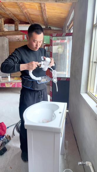 每天忙忙碌碌#太阳能热水器更换安装
