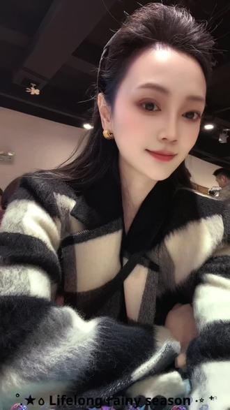 一个物欲低的人 注定在精神上的要求高很多。