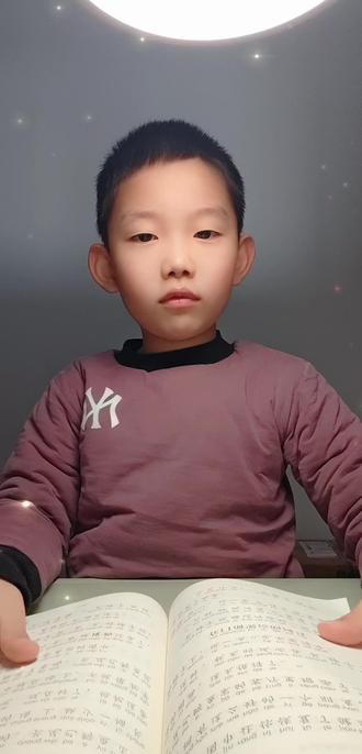 小巴掌童话——《长脖子熊》在门前哭泣的河马