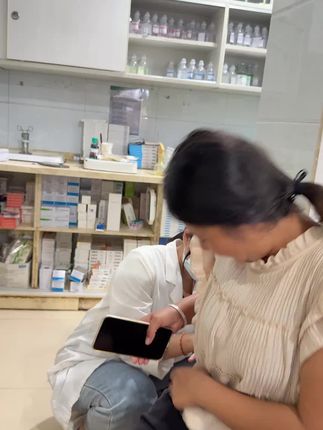 我姐妹@暴米花 说打针有点辣疼#憋住不准笑