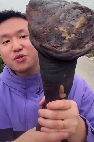 12月14号 来名模坤直播间买腊猪脚 腊香肠咯 还可以买回去打羽毛球 #名模坤直播名场面#我为家乡农产品代言 #助农